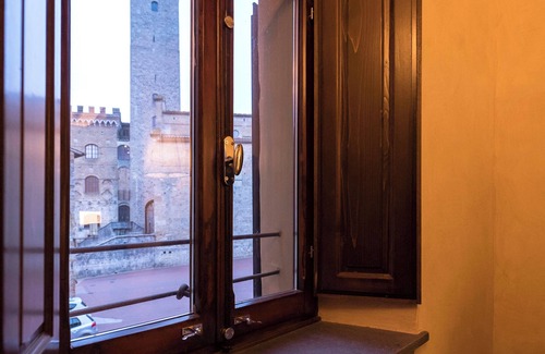 San Gimignano City Centre Apartment | Tognazzi Holiday Home - Luxury Apartment Coretta - view of medieval towers
