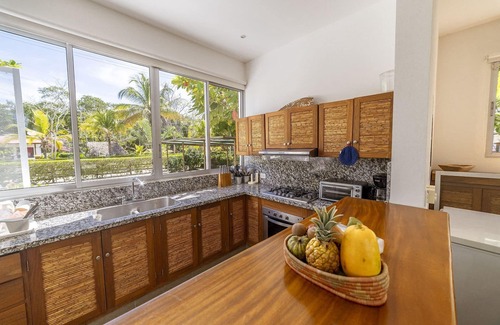 Tolu Villa | Tol002 - Beachfront villa with a pool in Tolú, Sucre