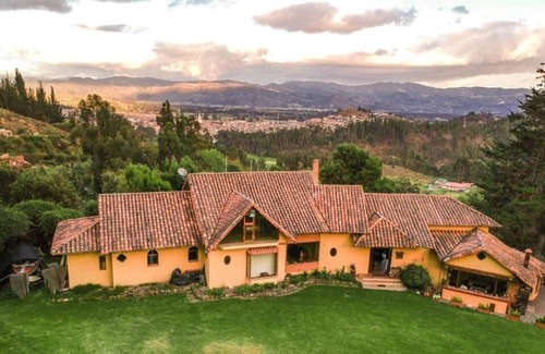 Ubate Ski Chalet | Toledo Room Chalet Campestre