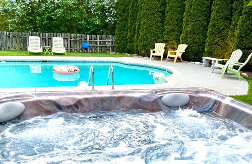 Manchester Center Hotel | Toll Road Inn