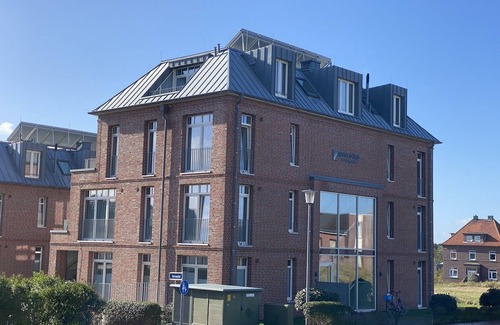 Wangerooge Apartment | Tolle Dachgeschosswohnung mit Meerblick und Ost-loggia - nur 100 m zum Strand!