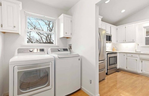 Garfield House | Tomahawk Cove - Lake Waterfront - Private Beach - Pets Allowed