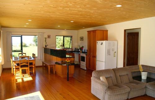 Pakawau House | Tomatea Rua - Golden Bay Bach Pakawau Beach