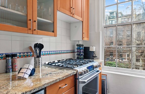 East Village Apartment | Tompkins Place by Rove Travel | 2BR Stylish Apt
