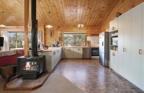 Turangi House | Tongariro Lookout - Turangi Holiday Home