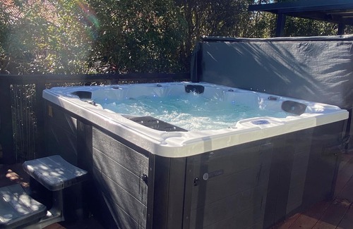 Turangi House | Tongariro Lookout - Turangi Holiday Home