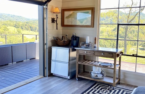Waynesville House | Top 1% Airbnb! Open air cabin, sweeping views at low elevation, in the Smokies!