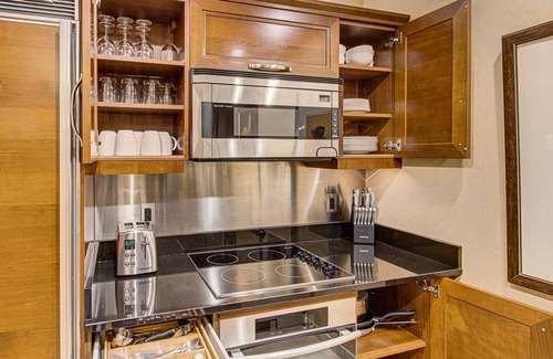 Las Vegas Condo | TOP 38th Floor PENTHOUSES -The BEST VIEWS in the HOUSE w BALCONY-2BR/3BA