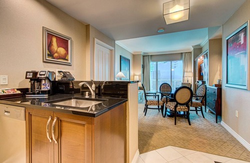 Las Vegas Condo | TOP 38th Floor PENTHOUSES -The BEST VIEWS in the HOUSE w BALCONY-2BR/3BA