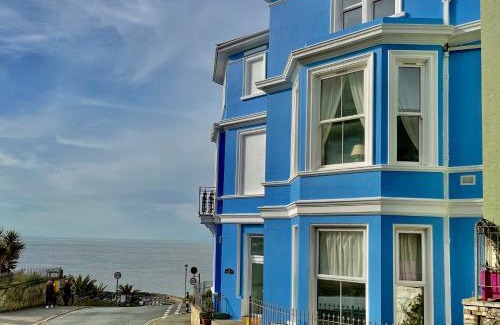 Ventnor Apartment | Top Deck - Fresh, stylish seaside apartment