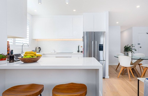 Bondi Apartment | Top Floor Apartment Close to Bondi Beach