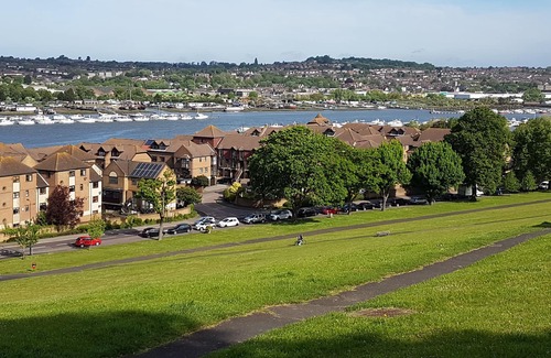 Rochester Apartment | Top floor apartment in historic City of Rochester.