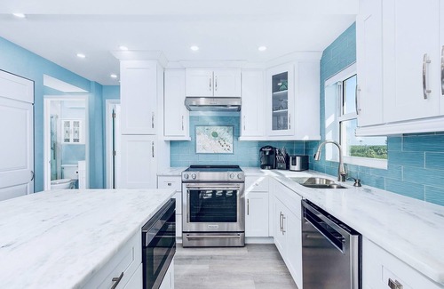 Fort Myers Beach Condo | Top Floor Beachfront & Sunset Views! Renovated! WIFI, Smart TV's + Work Space!