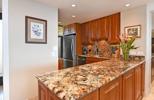 Honokowai Condo | TOP FLOOR! Beachfront - Penthouse! 10% off for last-minute bookings