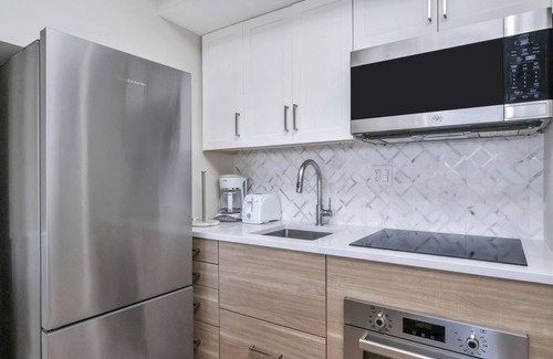 Napeague Apartment | Top Floor Beautiful White & Woody 1BR w/Loft