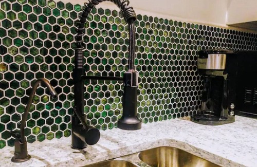 Virginia Village Condo | Top Floor. Cathedral Ceilings, Excellent Wi-FI - 20% off for 30 days