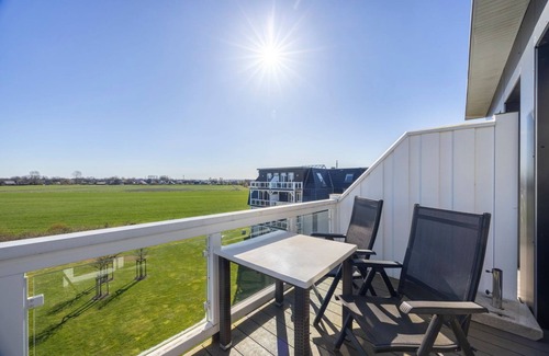 Wremen Apartment | Top floor apartment near the beach with sauna, two balconies and great views -