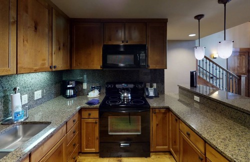 Tamarack Condo | Top Floor Lake View | Resort Amenities