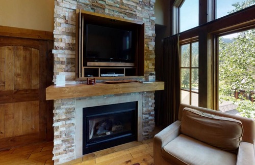 Tamarack Condo | Top Floor Lake View | Resort Amenities