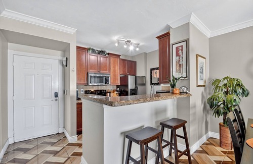 Downtown West Palm Beach Condo | Top Floor Living/Penthouse 1BR Condo in the Heart of Cityplace, WPB