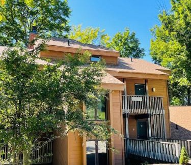 Bellaire House | Top Floor Luxury, Sauna, Private Pool, Lake Bellaire Beach, 5 beds, 4 full bath