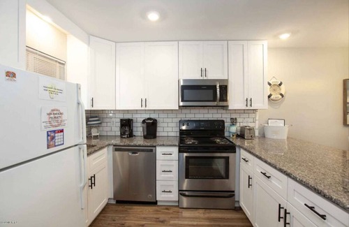 Wilmington Beach Condo | Top Floor Ocean View Oasis