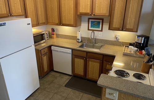 Poipu Condo | Top Floor, Ocean View Condo at Kuhio Shores