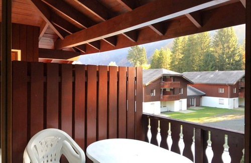 Samoens Apartment | Top floor studio with pools, sauna, gym, parking, and mountain views in Samoëns