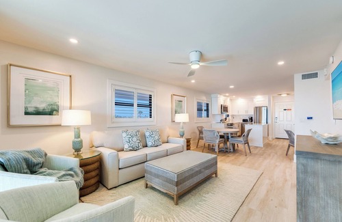 Sanibel Condo | Top floor two-bedroom corner perfect for spectacular beach views.