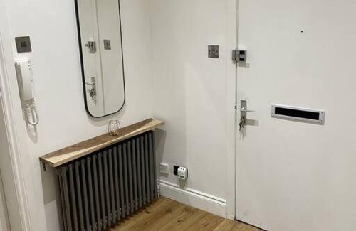 Glasgow Westend Apartment | Top Floor West End Apartment - Partick, Glasgow