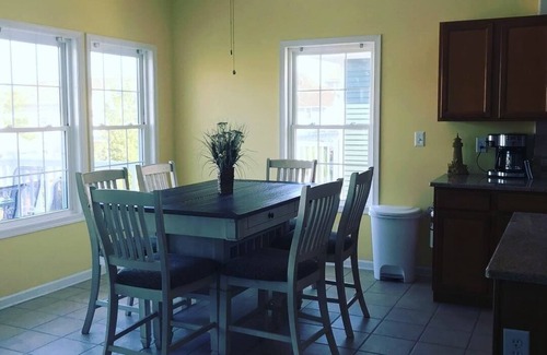 Cape May - Wildwood Condo | Top Floor Wildwood Condo - 3 Beds 2 Bath- 3.5 Blocks to Beach & Boards
