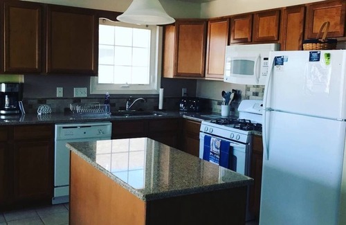 Cape May - Wildwood Condo | Top Floor Wildwood Condo - 3 Beds 2 Bath- 3.5 Blocks to Beach & Boards