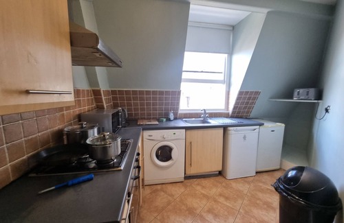 Kennington Apartment | Top Flr 1 Bed Flat near Elephant and Castle- 7EC