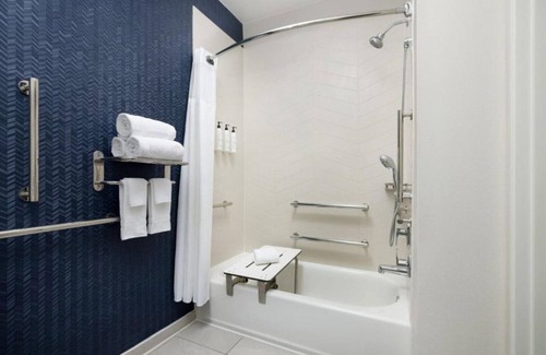 Tracy House | Top Hotel in Tracy, CA Near Shopping and Attractions