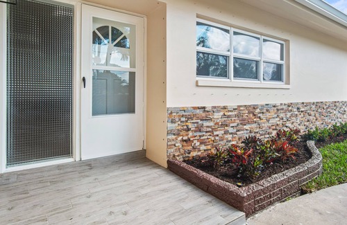Palm River Estates Villa | {TOP LOCATION} 10 mins away from beach and Mercato / the Coral of Naples