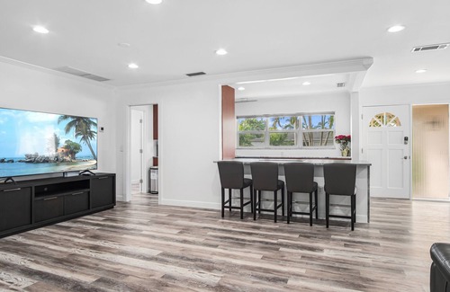 Palm River Estates Villa | {TOP LOCATION} 10 mins away from beach and Mercato / the Coral of Naples