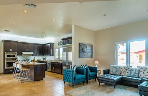 Opal House | Top Location! Private Pool& Rooftop Terrace w/Ocean View!