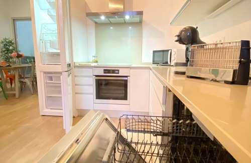 Santa Cruz House | Top-notch downtown house w/private rooftop, parking