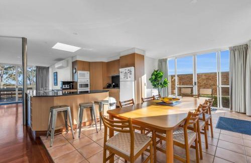 Merimbula House | Top of Collins