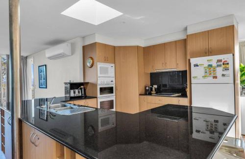 Merimbula House | Top of Collins