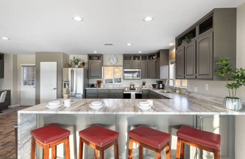 Dewey-Humboldt House | Top of the Mountain Home w/Hot Tub, Gym & Sauna!