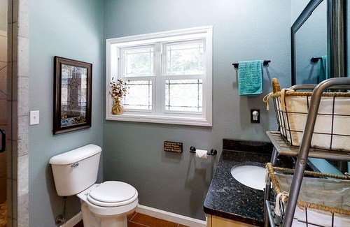 New Tazewell Cabin | Top-of-the-mountain retreat with lake and mountain views, central AC & W/D