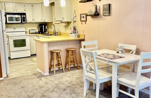Ocean City Condo | Top Rated 1st Floor Ocean Block Condo Just Steps To The Beach!