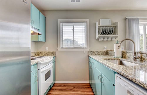 Surf City House | Top-Rated Beach Rental. Super clean & well-appointed. Private heated pool!