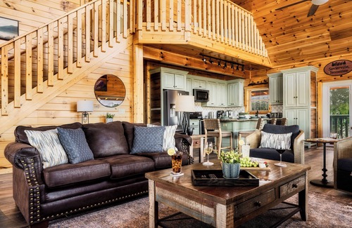 Gatlinburg - Pigeon Forge Cabin | Top-rated neighborhood + Mountain View! Outdoor + Indoor Pools