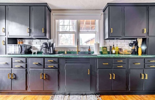 Chillicothe House | Top Rated – PRIME Location – Free Parking - CLEAN