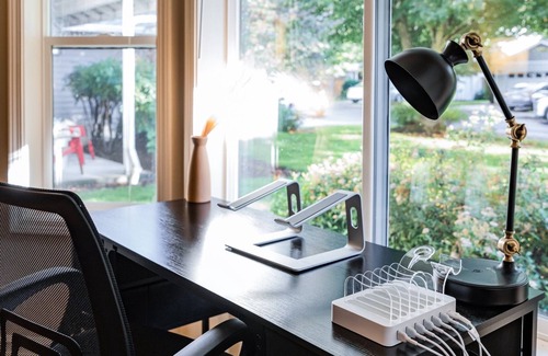 Vancouver House | Top Relaxation Spot! Hot tub, Grill, AC and WiFi in Vancouver