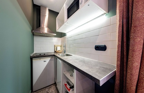 El Born Apartment | Top studio in the heart of Born with a small balcony, possibility of parking