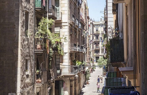 El Born Apartment | Top studio in the heart of Born with a small balcony, possibility of parking