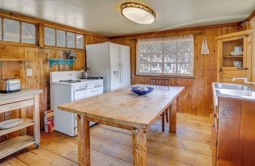Topanga Cabin | Topanga Canyon Rustic Treetop Trailer on 16 Acres!